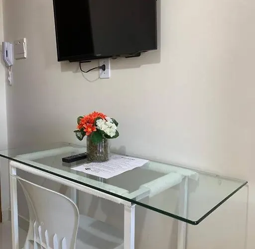 Kitnet 206 centro, com linda vista janela, tv smart