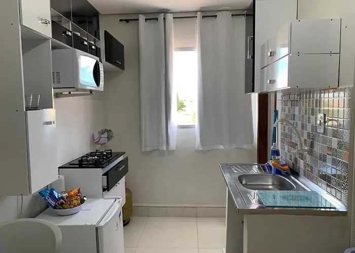 Kitnet 206 centro, com linda vista janela, tv smart